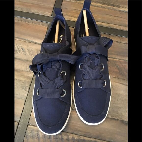 Awesome NWT Koolaburra by UGG sneakers - Picture 1 of 6